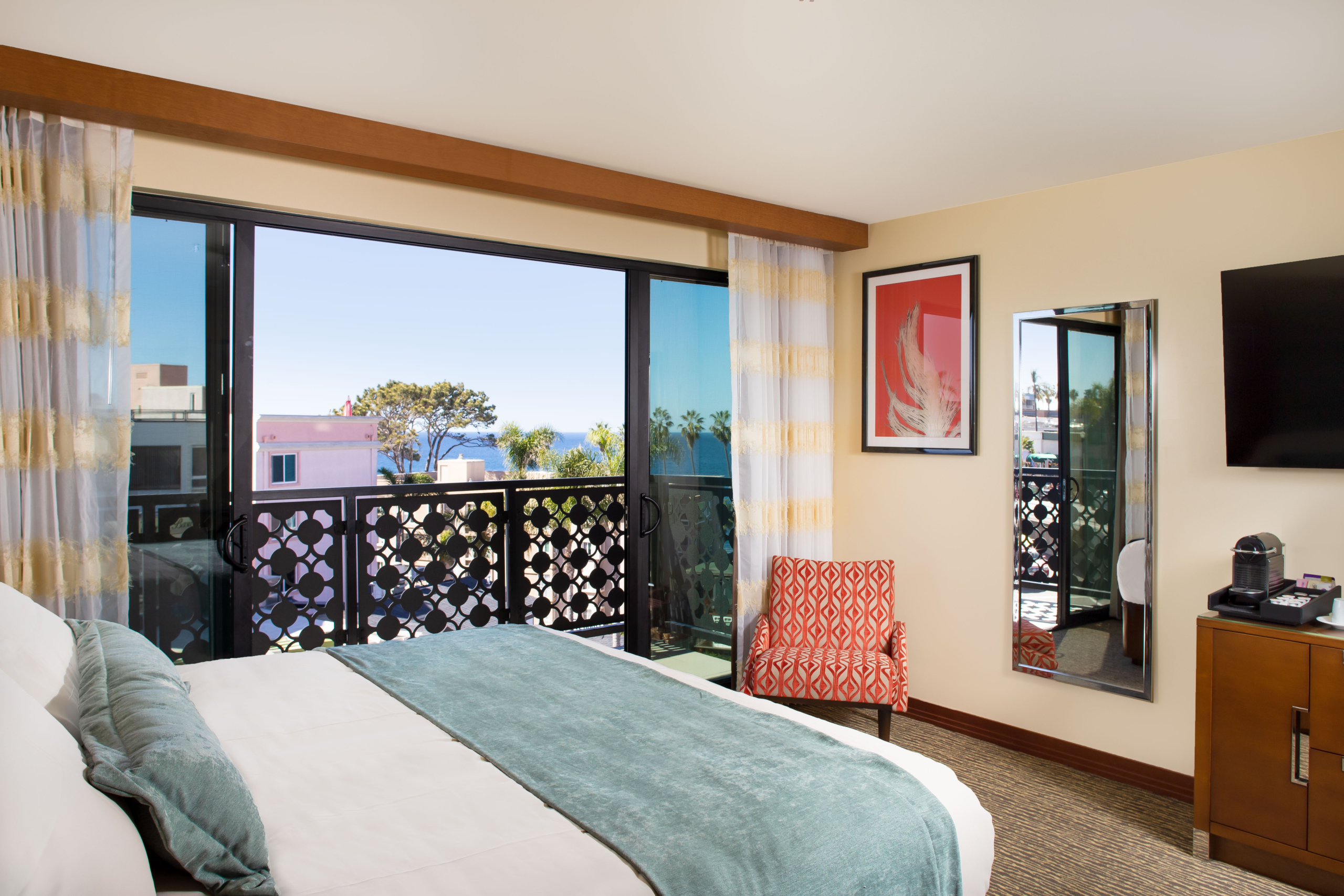 Wake Up to the Pacific at Cormorant La Jolla